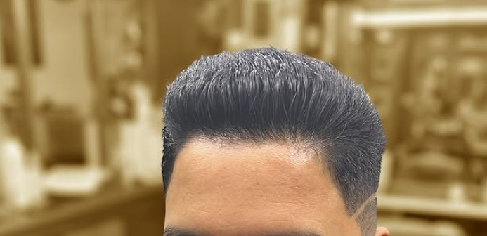 Peinado clásico con taper fade lateral